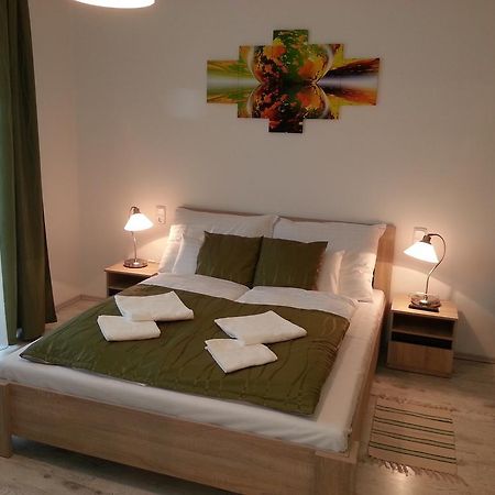 Downtown Apartment Miskolc Ngoại thất bức ảnh