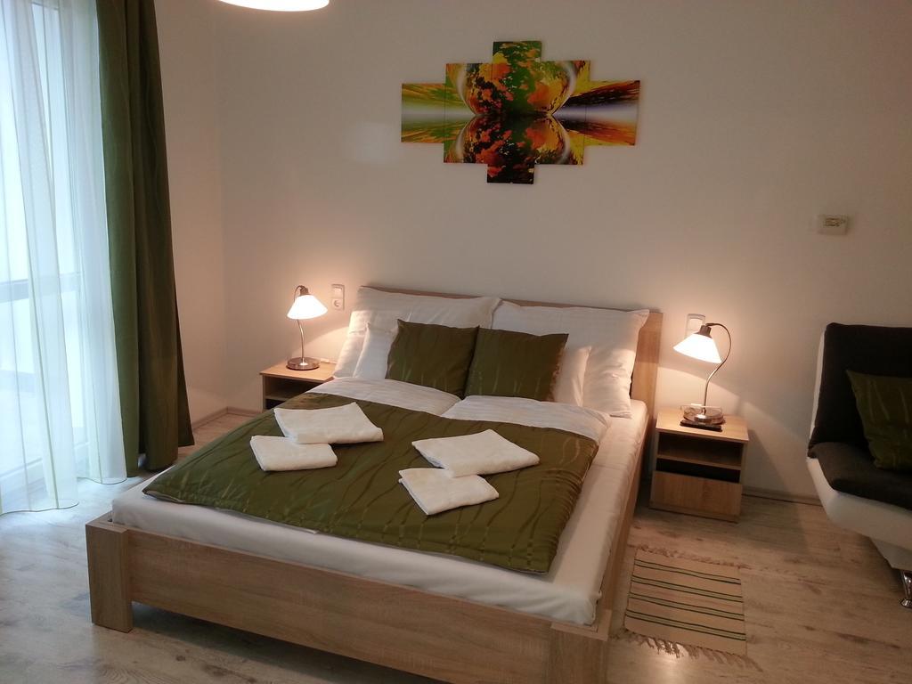 Downtown Apartment Miskolc Ngoại thất bức ảnh