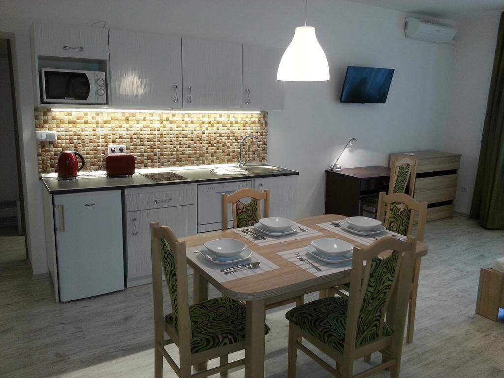 Downtown Apartment Miskolc Ngoại thất bức ảnh