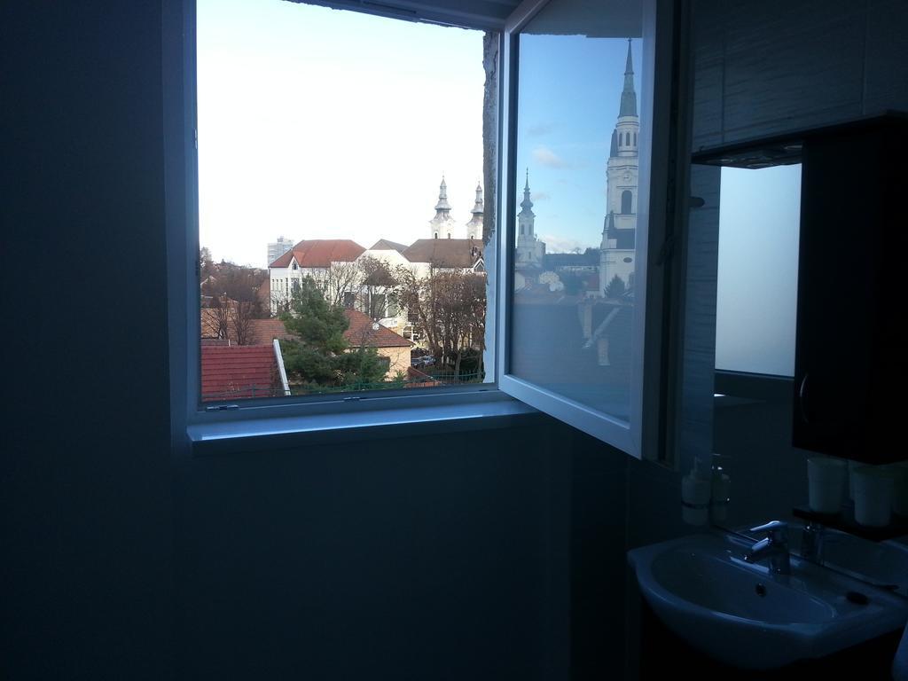 Downtown Apartment Miskolc Ngoại thất bức ảnh