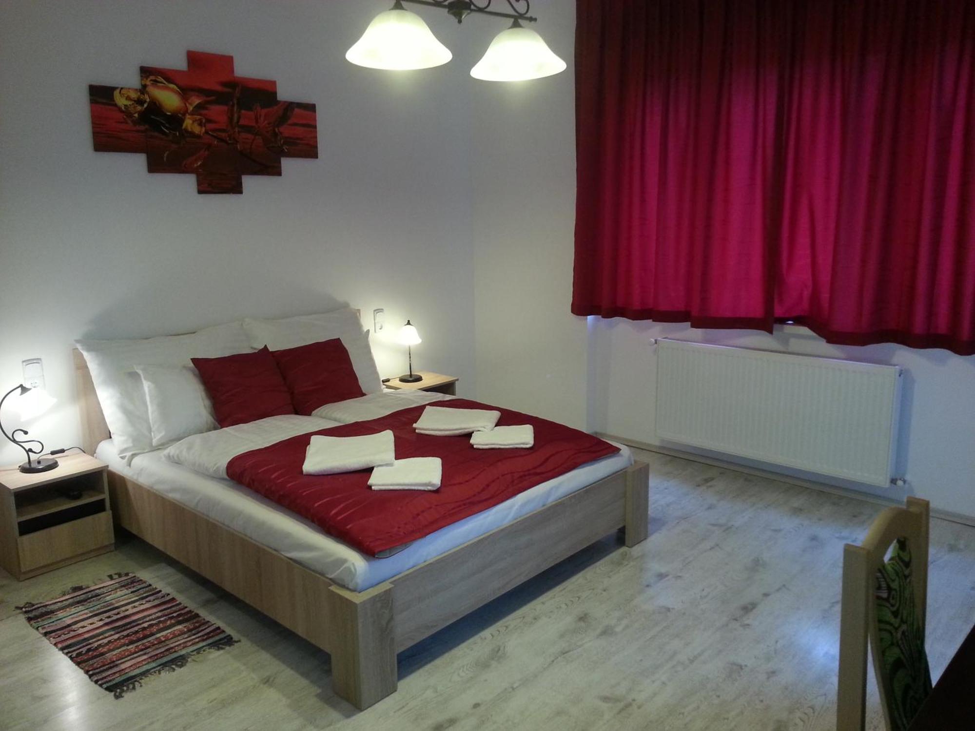 Downtown Apartment Miskolc Ngoại thất bức ảnh
