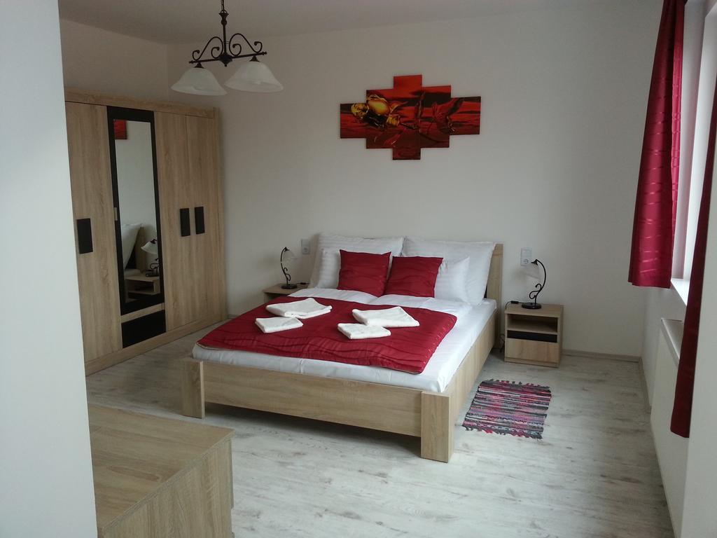 Downtown Apartment Miskolc Ngoại thất bức ảnh