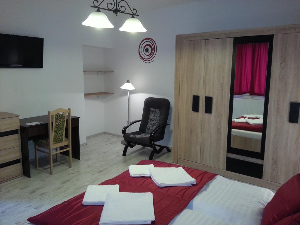 Downtown Apartment Miskolc Ngoại thất bức ảnh