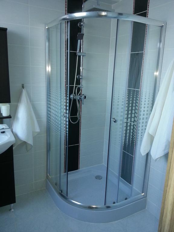 Downtown Apartment Miskolc Ngoại thất bức ảnh