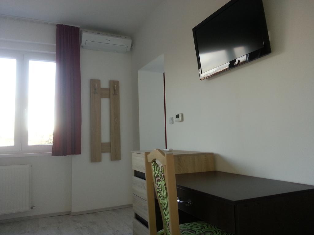 Downtown Apartment Miskolc Ngoại thất bức ảnh